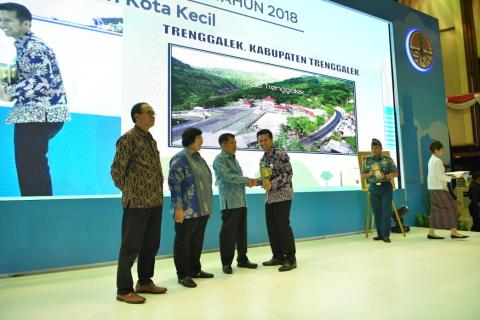 Kabupaten Trenggalek Kembali Raih Adipura di tahun 2018